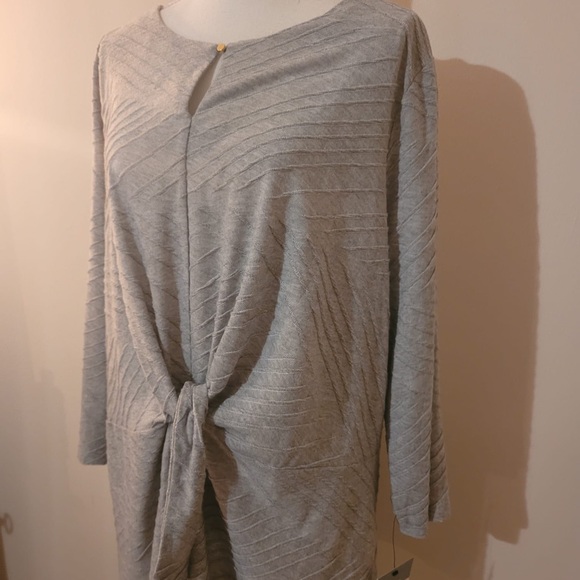 Long Top - Picture 5 of 7